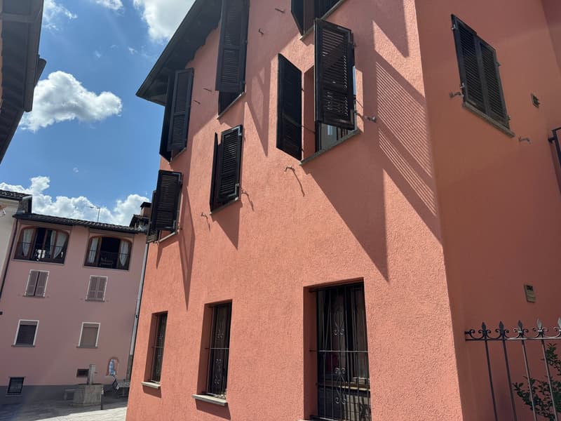 Appartement charmant de 2.5 pièces au cœur de Vezia dans une maison historique (3)