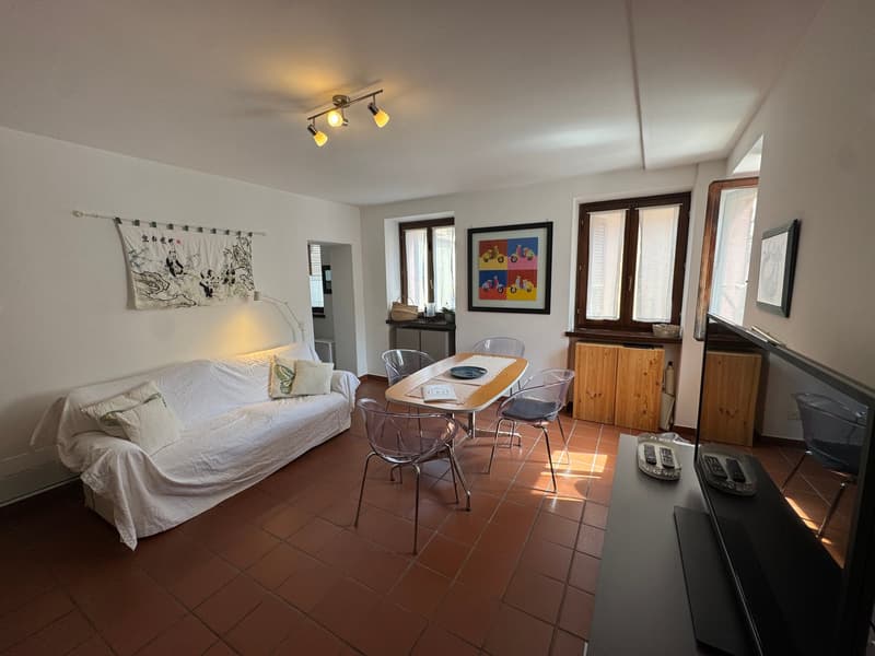 Appartement charmant de 2.5 pièces au cœur de Vezia dans une maison historique (7)