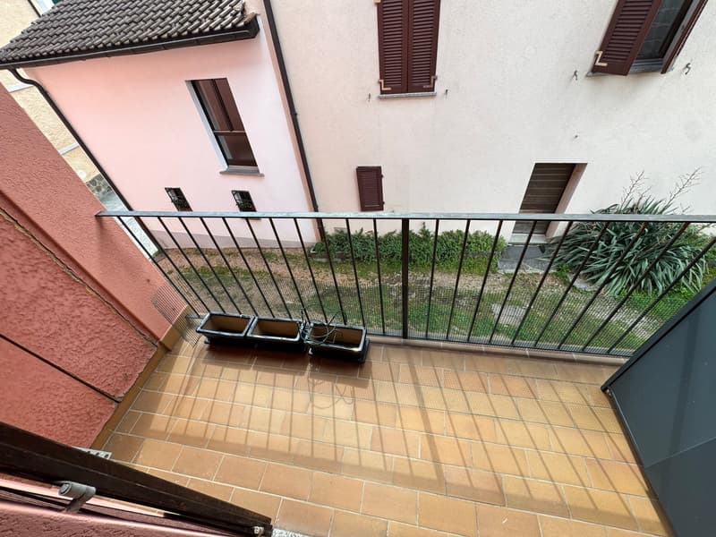 Appartement charmant de 2.5 pièces au cœur de Vezia dans une maison historique (23)