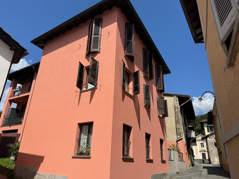 Appartement charmant de 2.5 pièces au cœur de Vezia dans une maison historique (2)
