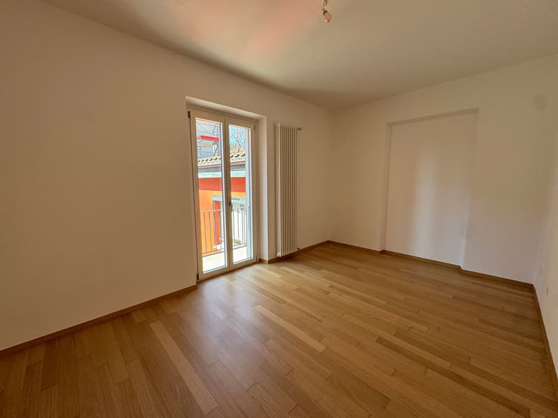 Wohnen am See: Raffinierte 4.5 Zimmer vollständig renoviert in Cassarate (11)
