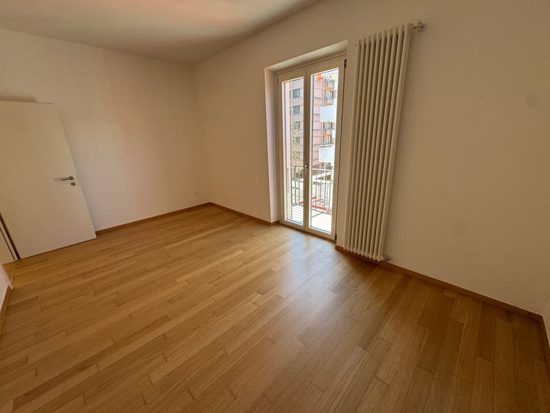 Wohnen am See: Raffinierte 4.5 Zimmer vollständig renoviert in Cassarate (10)