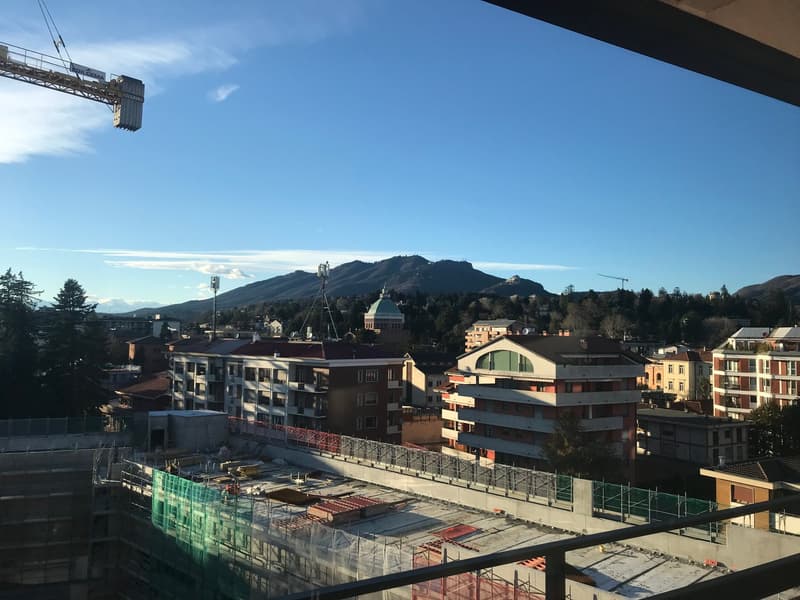 Luminoso appartamento di 3.5 locali con balcone a Varese – Disponibile subito (7)