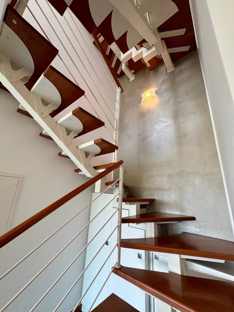 CADRO – ELEGANTE RESIDENZA CON GIARDINO PRIVATO, GARAGE DOPPIO E VISTA PANORAMICA (14)
