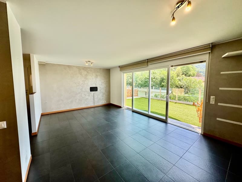 CADRO – ELEGANTE RESIDENZA CON GIARDINO PRIVATO, GARAGE DOPPIO E VISTA PANORAMICA (4)