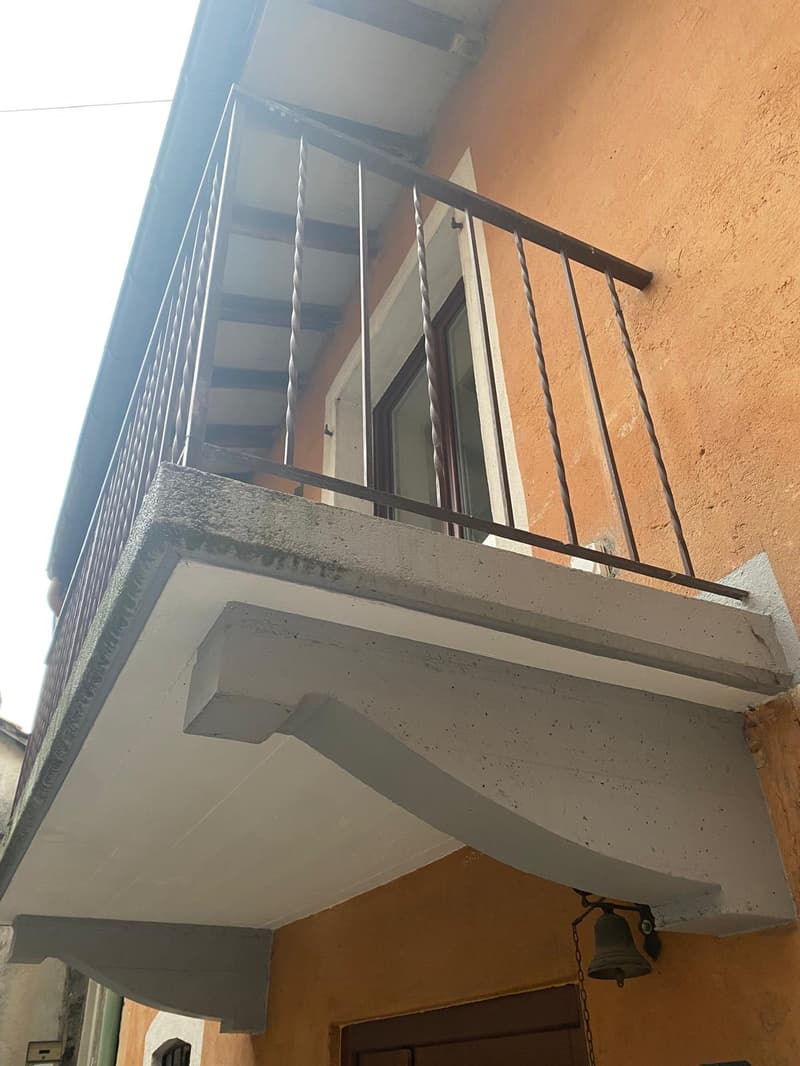 Carona – Affascinante casa nel nucleo storico rinnovata con box, ideale anche come investimento (13)