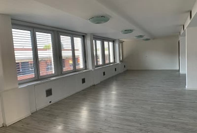 MENDRISIO — Ufficio di circa 180 m² in zona Piazzale alla Valle (1)