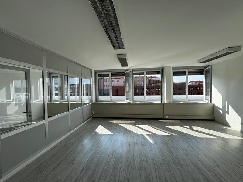 Mendrisio – prossimo a Piazzale Alle Valle | Ufficio signorile di 50 m² (2)
