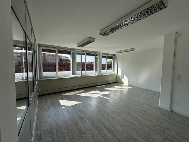 Mendrisio – prossimo a Piazzale Alle Valle | Ufficio signorile di 50 m² (1)