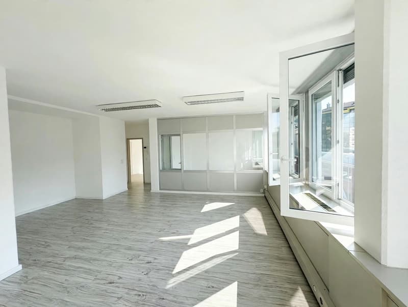Mendrisio – prossimo a Piazzale Alle Valle | Ufficio signorile di 50 m² (4)