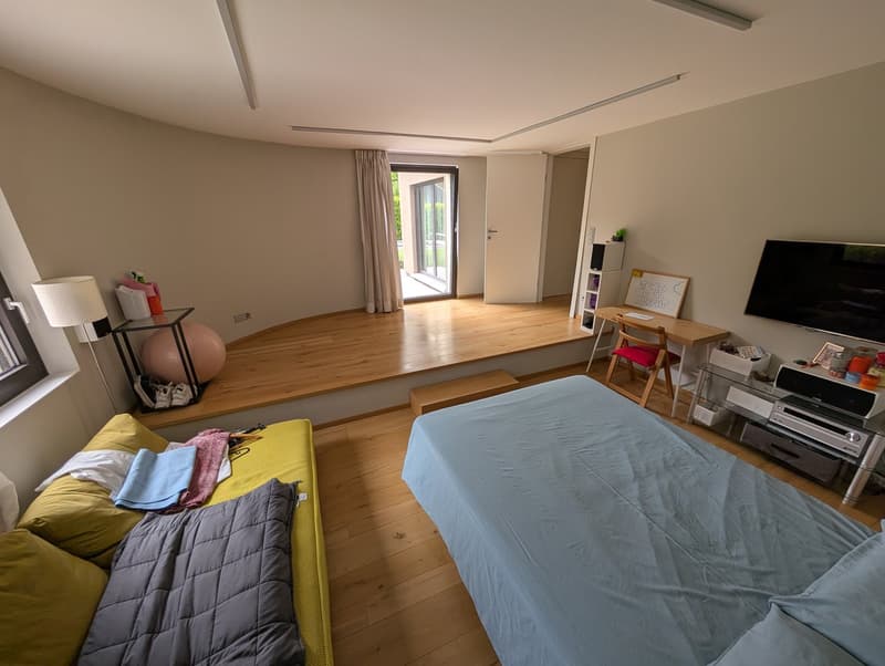 Camera in affitto in villa elegante – posizione strategica e servizi inclusi (1)