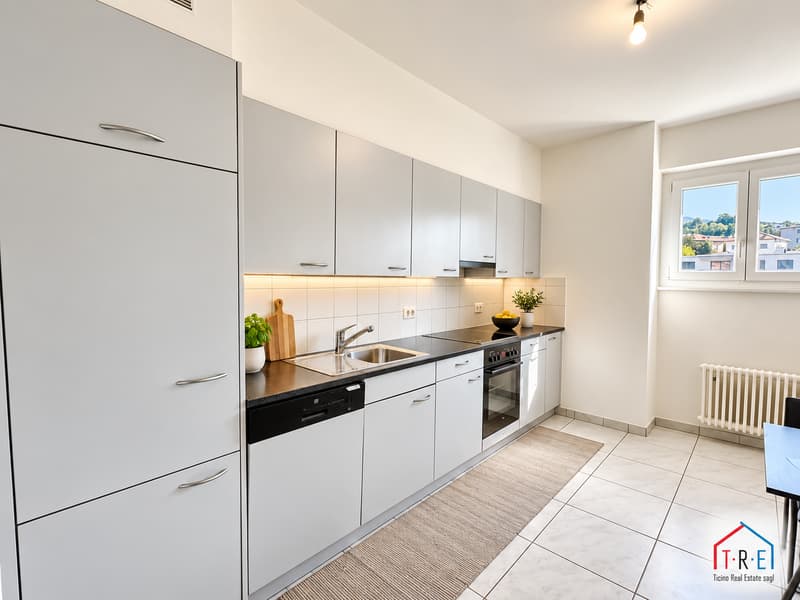 MENDRISIO – LUMINOSO APPARTAMENTO DI 3.5 LOCALI CON BALCONE, ASCENSORE E POSTO AUTO (2)