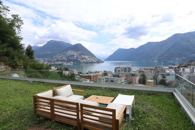 ATTICO CON TERRAZZO CON VISTA LAGO (2)
