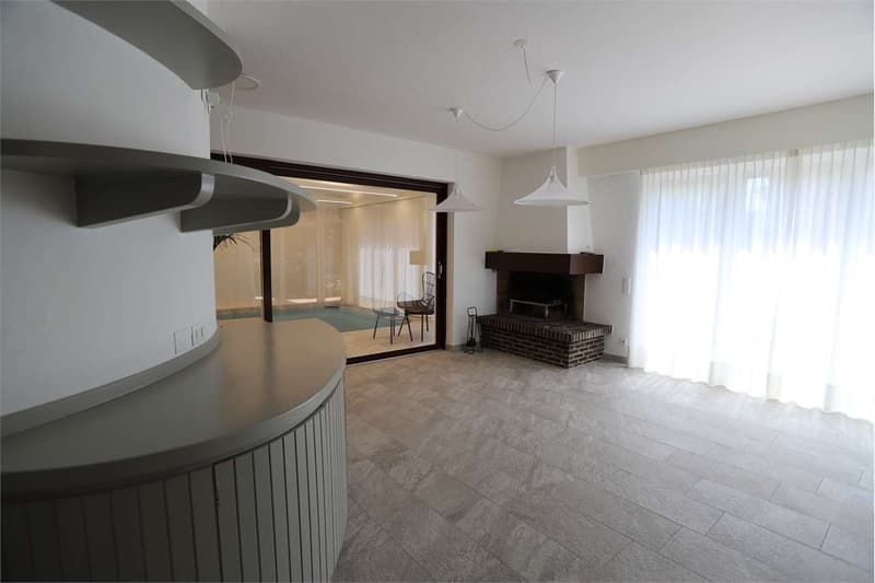 Villa avec piscine intérieure à Vezia (4)