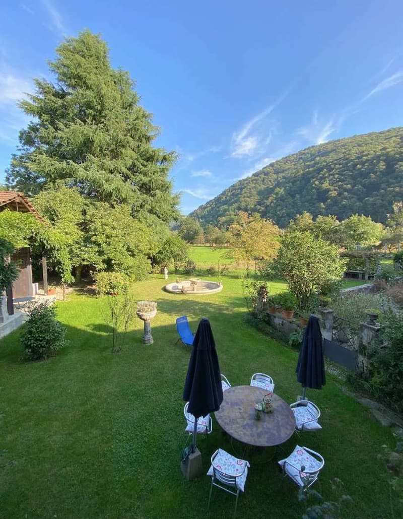 Grande casa con giardino e vista sui monti | ImmoScout24