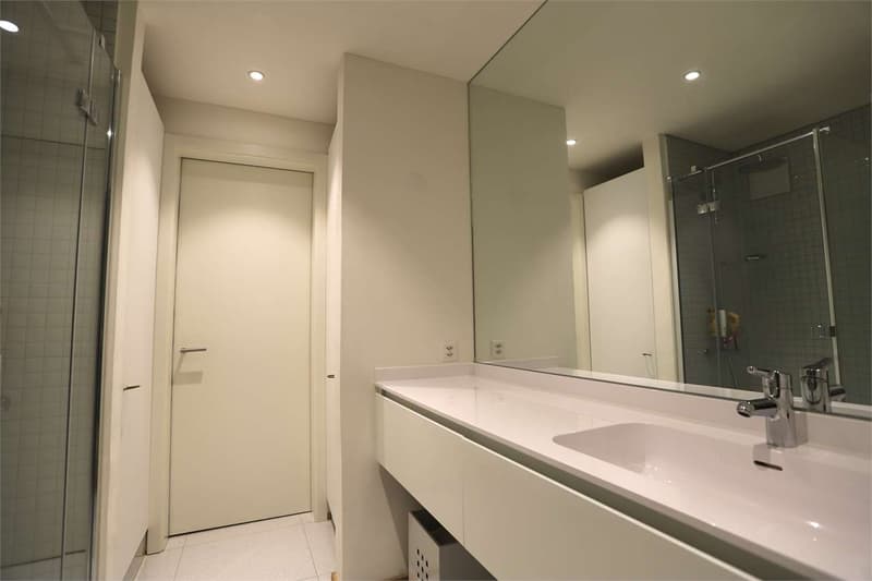Maison de noyau rénovée à Bissone (7)