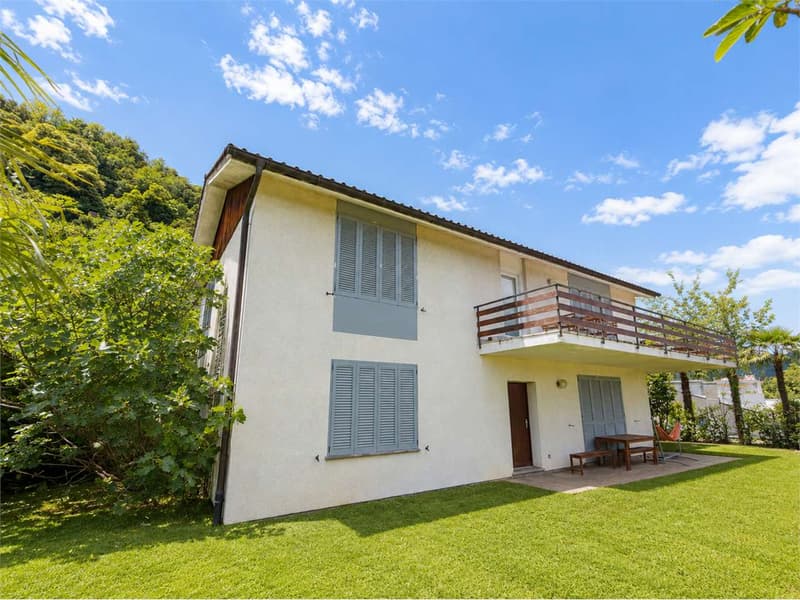 Bifamilienhaus mit freier Sicht und großem Bauvorhabenpotenzial (3)