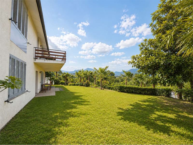Bifamilienhaus mit freier Sicht und großem Bauvorhabenpotenzial (5)