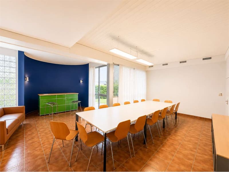 Bureau à Massagno - possibilité de changement de destination pour résidence (2)