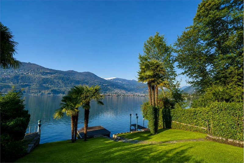 Lakeside Villa with Private Dock in Montagnola (2)
