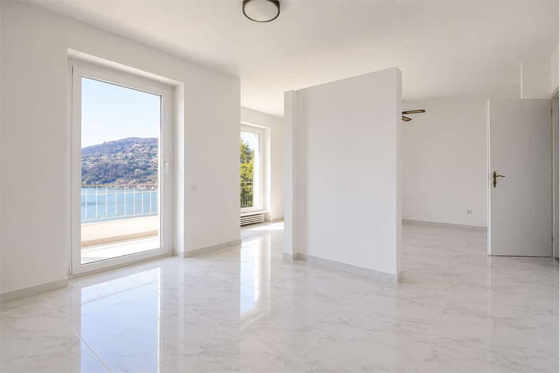 Lakeside Villa with Private Dock in Montagnola (13)