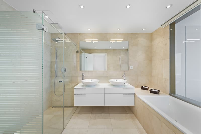 Elegance and Privacy with Lake View (9)