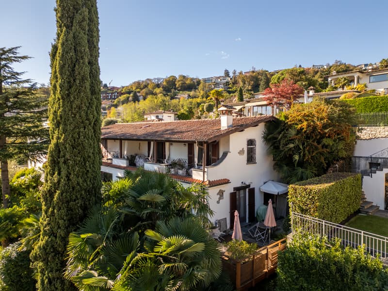 Mediterraneisches Doppelhaus in Wohngebiet mit Seeblick (1)