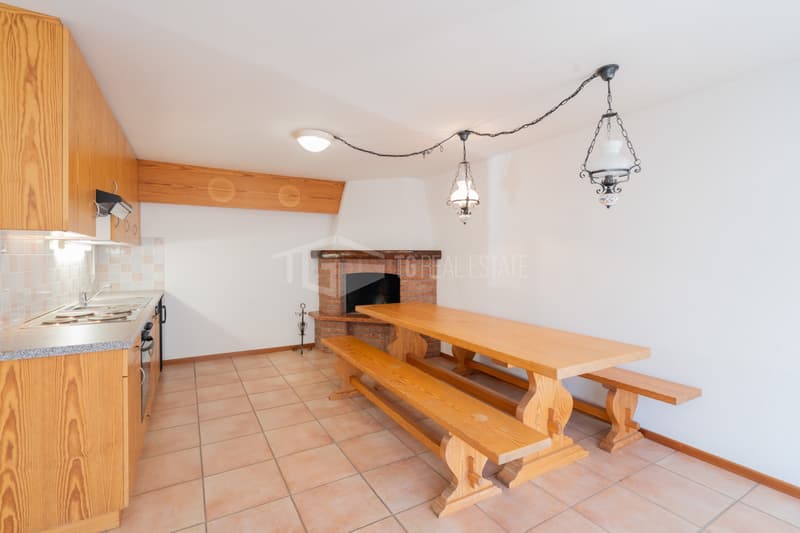 Geräumige 5.5-Zimmer-Villa, umgeben von Grün, nur zwei Schritte von der Stadt entfernt (4)