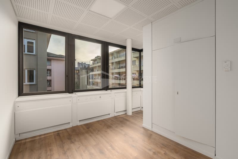 Modernes Büro mit 7 Räumen in Molino Nuovo (9)