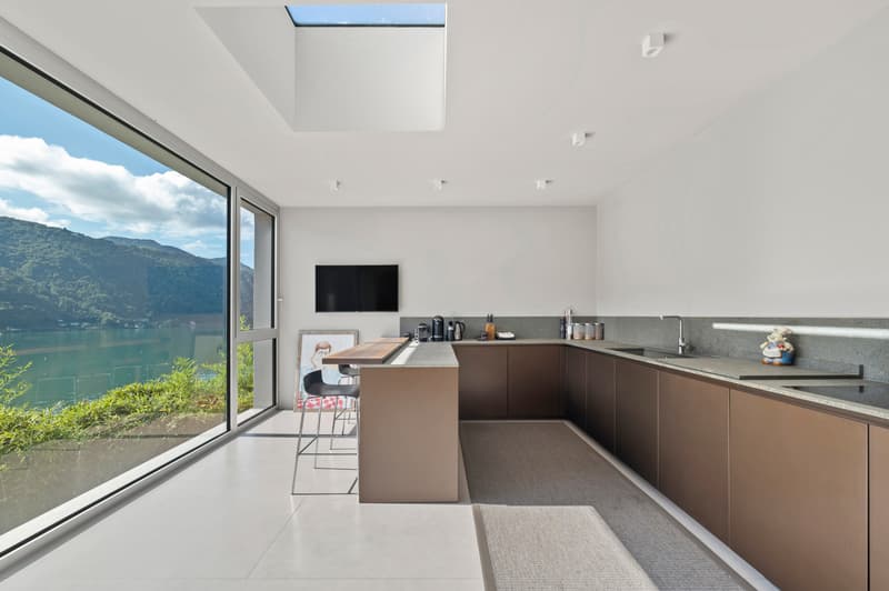 Villa de design, intimité et vue sur le lac (11)
