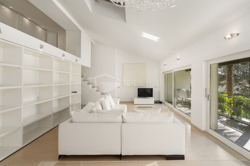 DUPLEX DA SOGNO CON VISTA LAGO, GIARDINO E PISCINA (8)