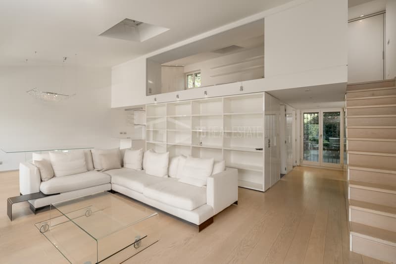 DUPLEX DA SOGNO CON VISTA LAGO, GIARDINO E PISCINA (7)