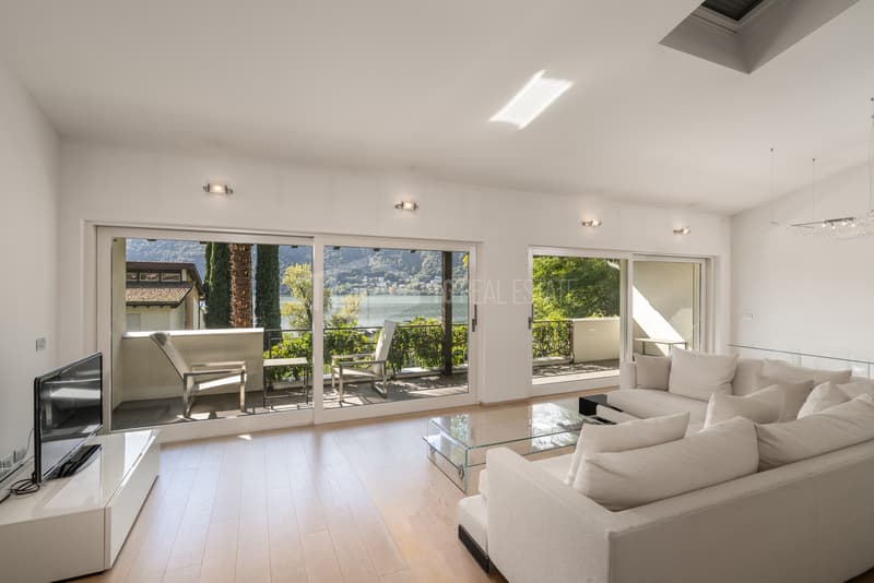 DUPLEX DA SOGNO CON VISTA LAGO, GIARDINO E PISCINA (6)