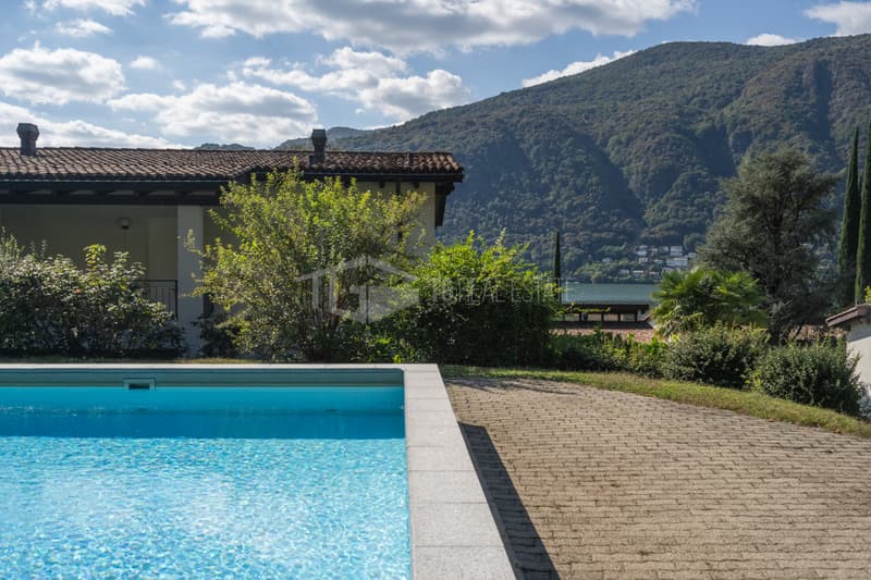 DUPLEX DA SOGNO CON VISTA LAGO, GIARDINO E PISCINA (3)