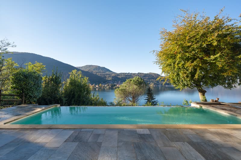 Villa élégante avec vue sur le lac et piscine (4)