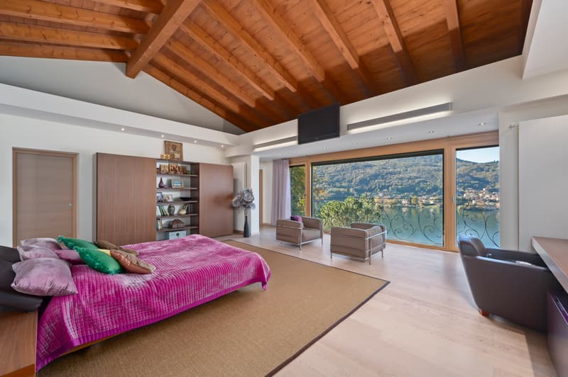 Villa élégante avec vue sur le lac et piscine (2)