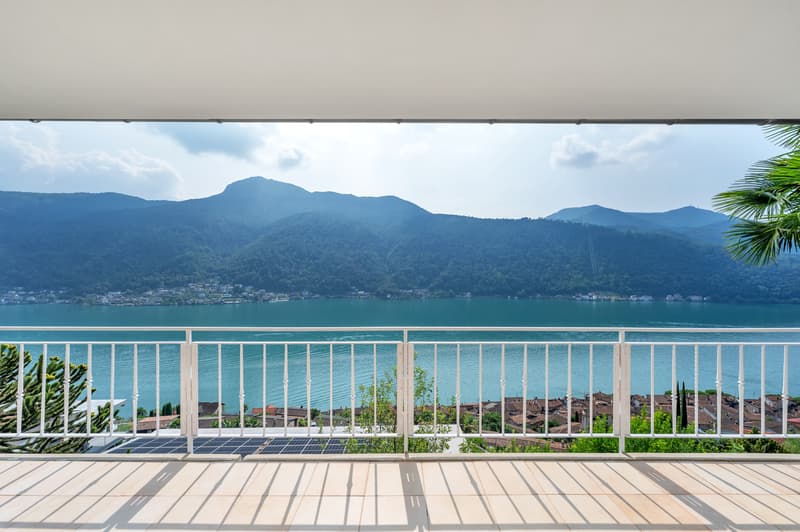 MAISON AVEC VUE SUR LE LAC ET GRAND JARDIN (8)