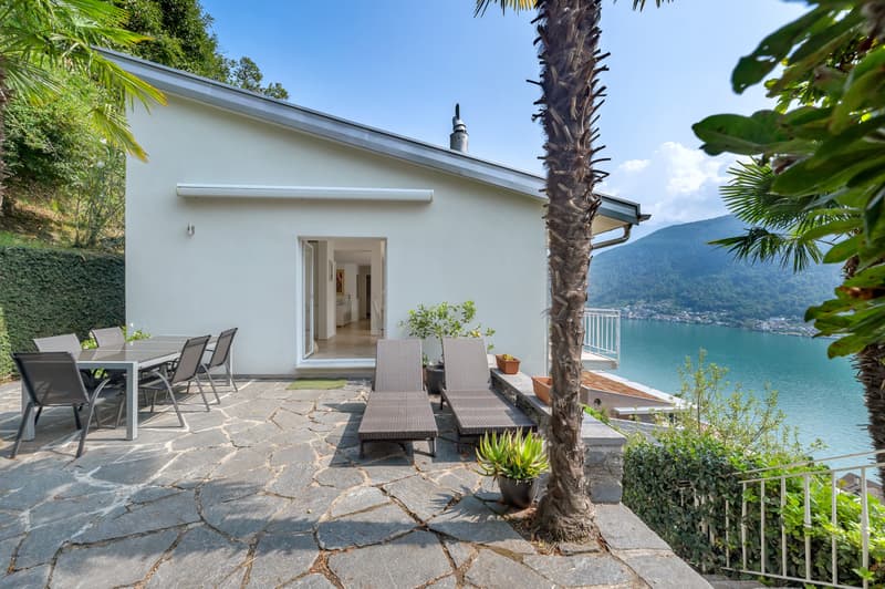 MAISON AVEC VUE SUR LE LAC ET GRAND JARDIN (6)