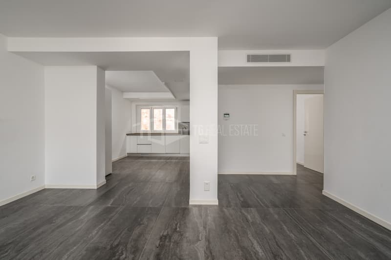LIVING IN THE CENTER OF LUGANO WITH LAKE VIEW (3)
