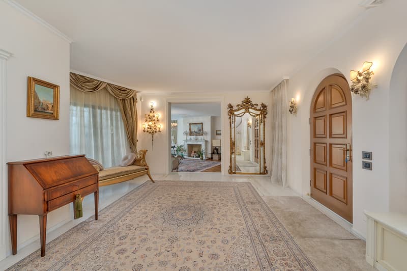 Villa prestigieuse avec vue sur le lac (13)
