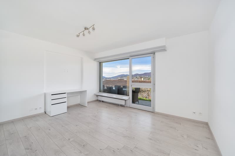 VILLA 5.5 LOCALE MIT STADT- UND LUGANERSEE-BLICK (6)