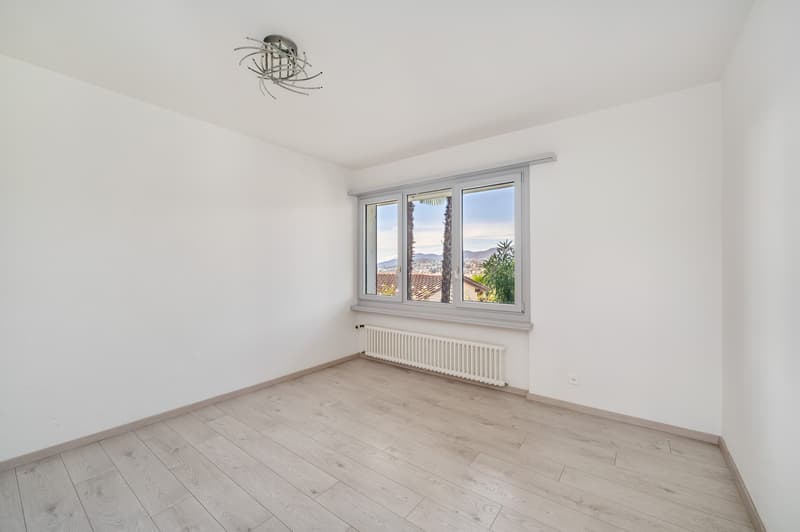 VILLA 5.5 LOCALE MIT STADT- UND LUGANERSEE-BLICK (7)