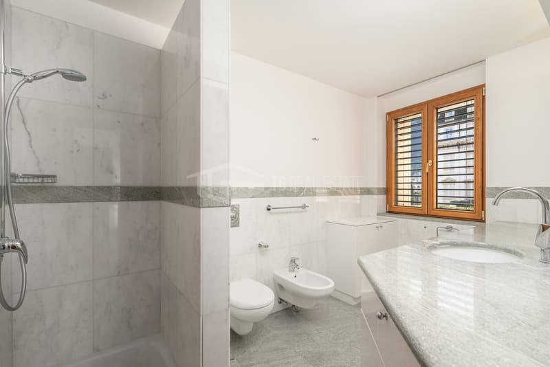 Appartement élégant de 5.5 pièces avec vue sur le lac (10)
