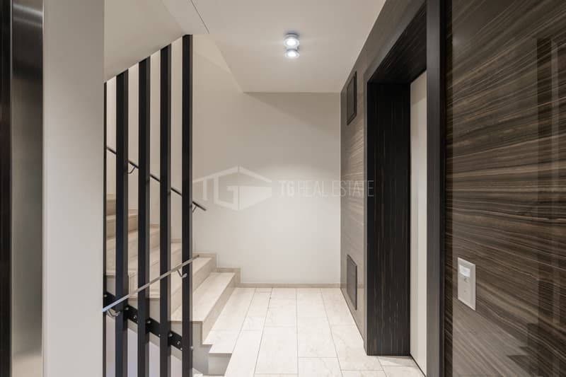 UFFICIO DI ALTO STANDING IN RESIDENZA CONTEMPORANEA (2)