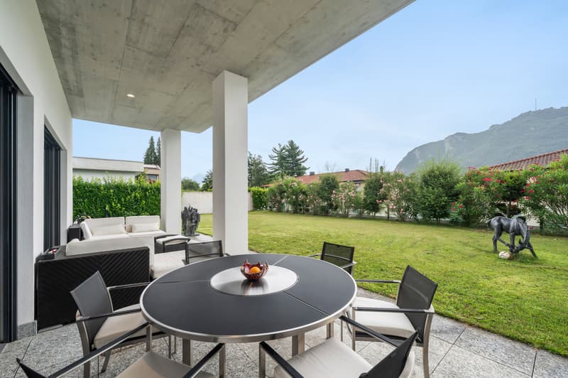 Prestigöse Villa mit Pool in der Nähe von TASIS (4)