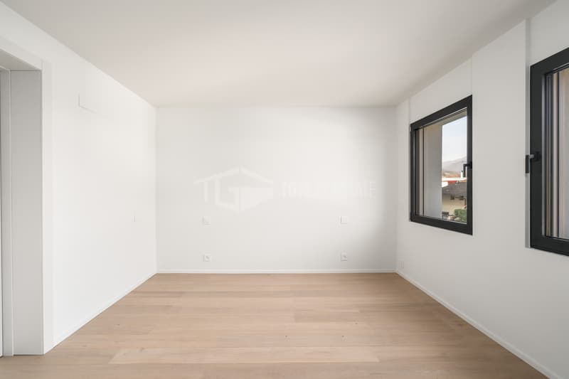 HELLES 4.5-ZIMMER-WOHNUNG MIT GARTEN (8)