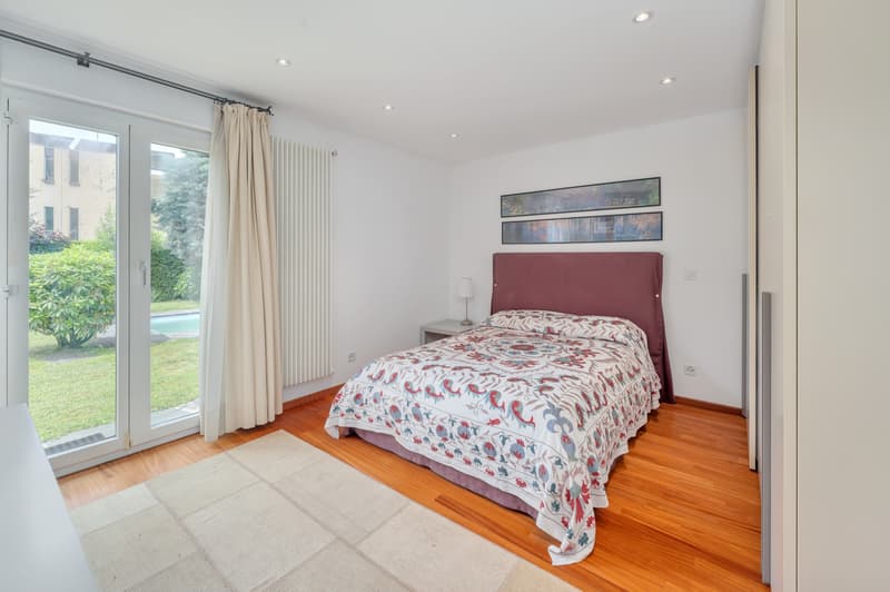 Villa of 8.5 rooms with garden and pool (7)