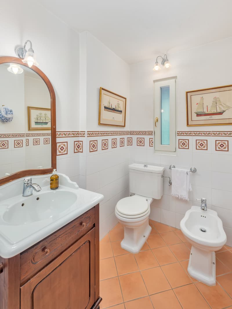 Villa of 8.5 rooms with garden and pool (8)