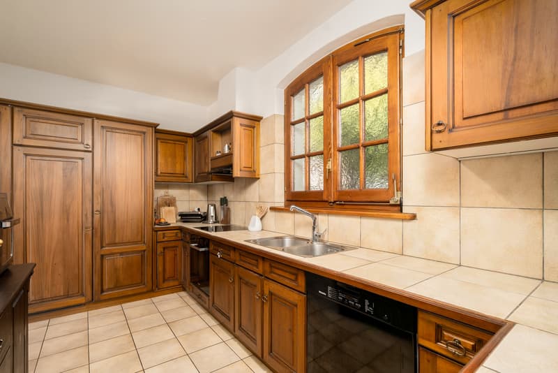 A corner of paradise - Mediterranean elegance with lake view (5)