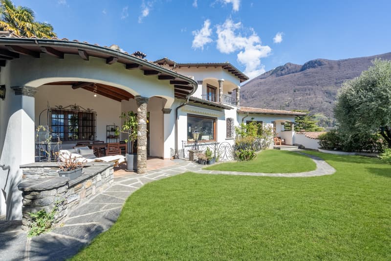 A corner of paradise - Mediterranean elegance with lake view (1)